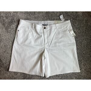 Christopher & Banks Mid-rise Shaped Fit White Shorts Plus Size 24W NWT Stretch